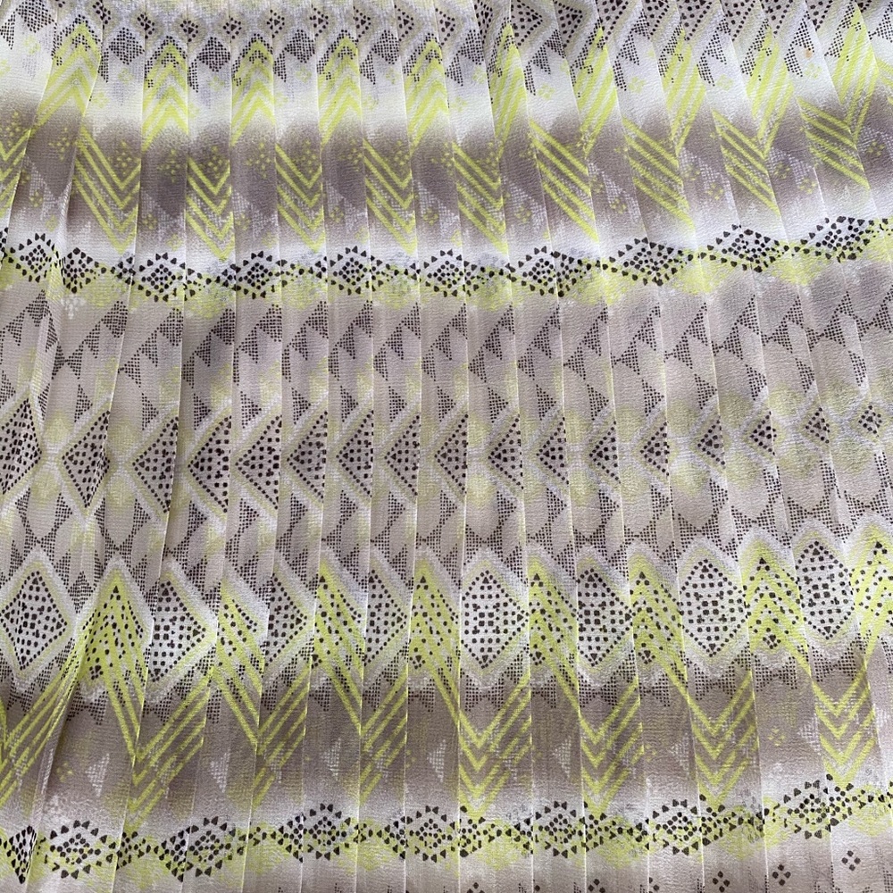 Beige Chiffon Pleated Skirt - Picture 4 of 6